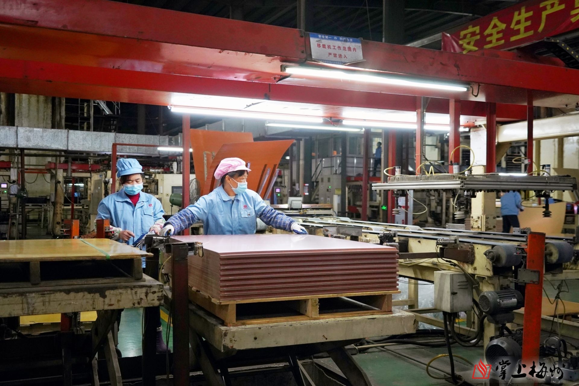 安心返鄉(xiāng)來 發(fā)展路更寬！梅州市威利邦電子科技有限公司深耕主業(yè)提升效能